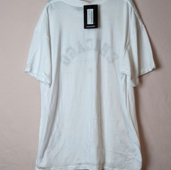 Boohoo Man University of Chicago Short Sleeve Crew Neck Tee in White size Medium - Picture 2 of 6